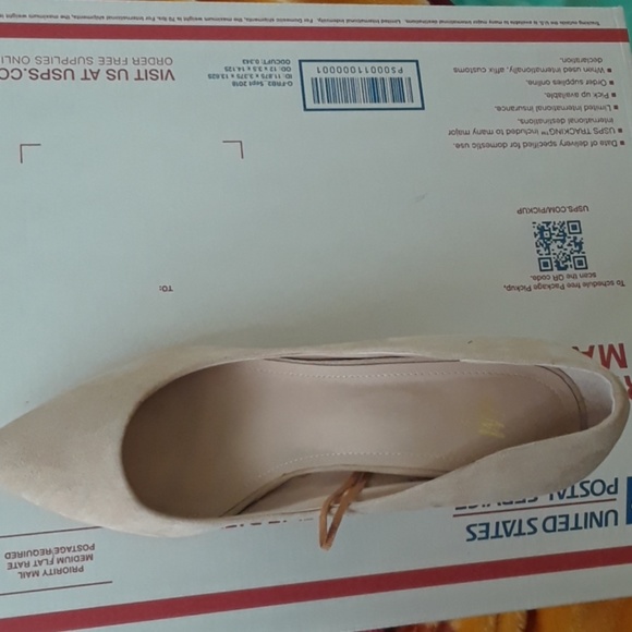 Heels - Picture 2 of 4